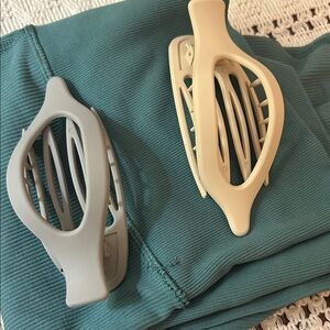 Stylish Hair Clips Set - Gray and Cream